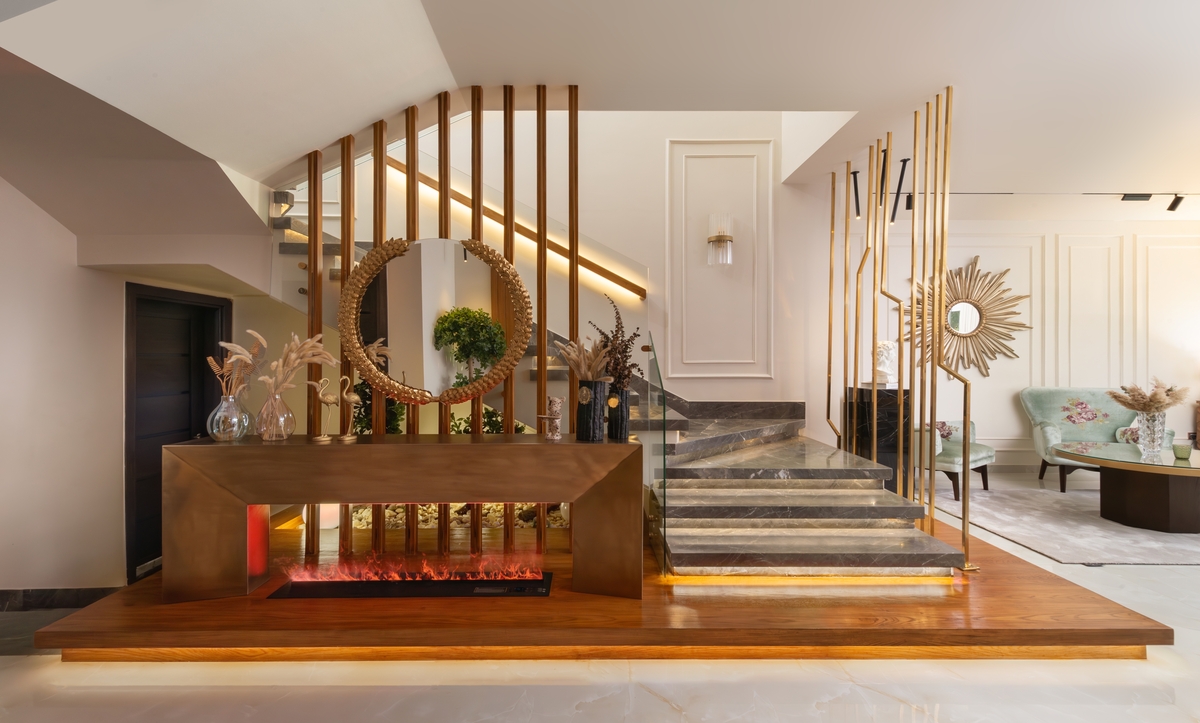 combining wood and glass in staircase design