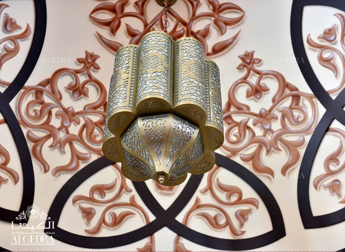 الكيدرا تضع اللمسات الأخيرة لديكور مسجد خليل الرحمن
